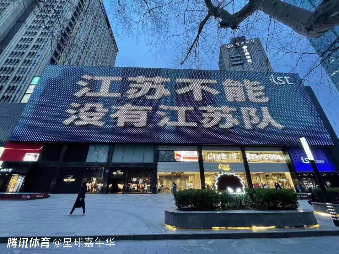 拍摄的时候黄导一直引领我们、引领演员们，回到年轻人该有的样子